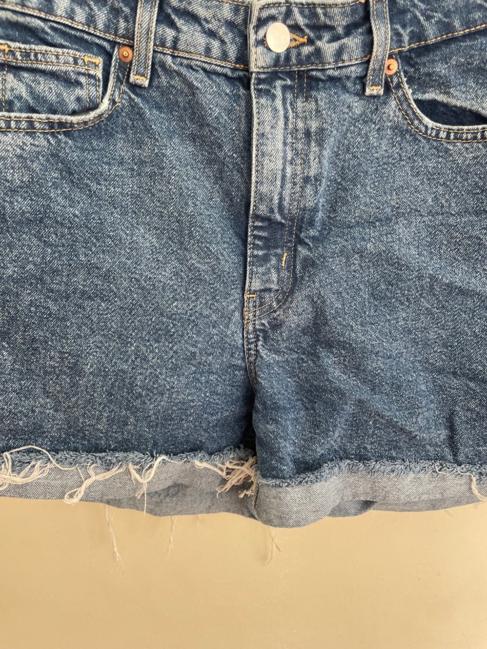 H&M | Relaxed fit blue denim raw hem high waist baggy shorts - Picture 4 of 9